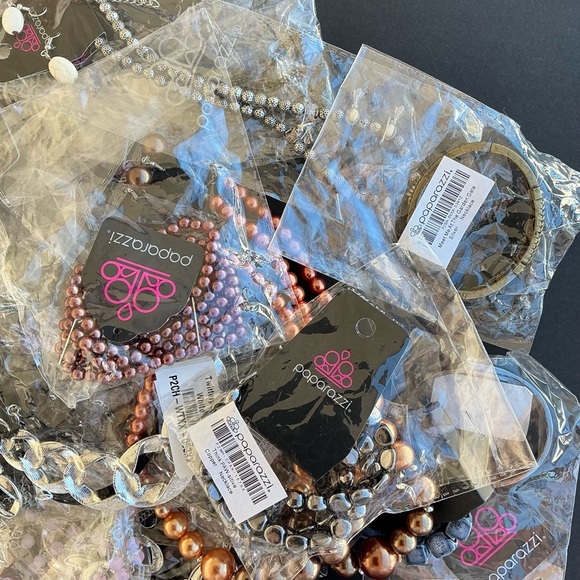 NWT Paparazzi Jewelry Mixed Statement Lot Wearable Necklaces Bracelets - Picture 4 of 7